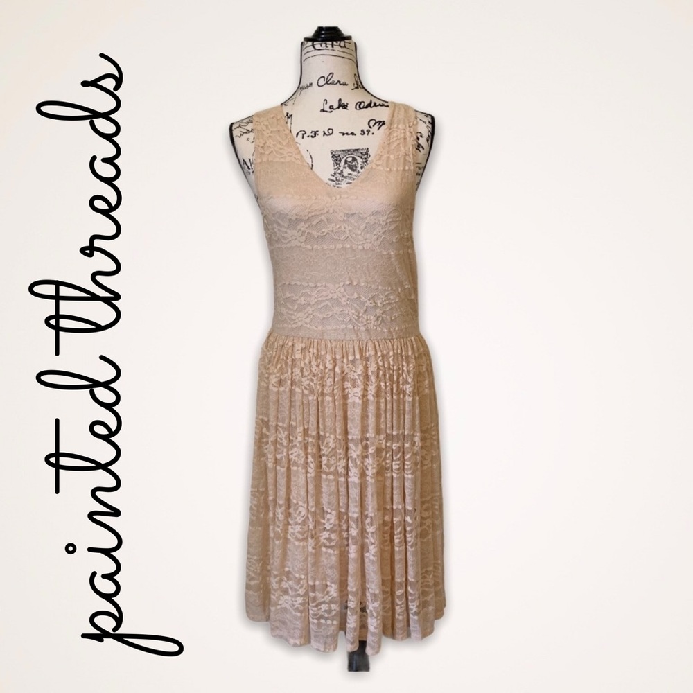 PAINTED THREADS Blush Lace Midi Dress Sleeveless V Neck Lined Wedding Bridesmaid